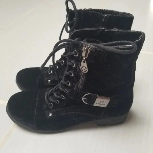 G by Guess Black Velvet Quilted  Combat Boots 6 - Picture 3 of 15